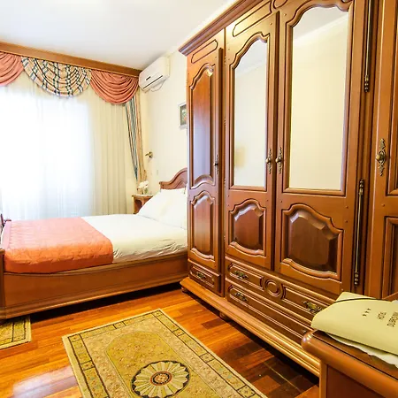 Hotel Dubrovnik מלון