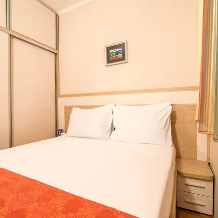 מלון Hotel Dubrovnik 3*