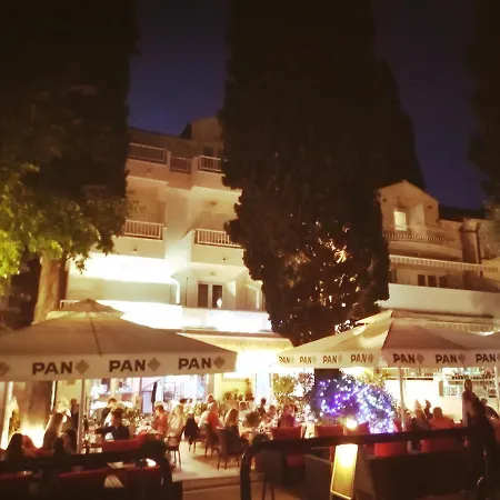 Hotel Dubrovnik מלון